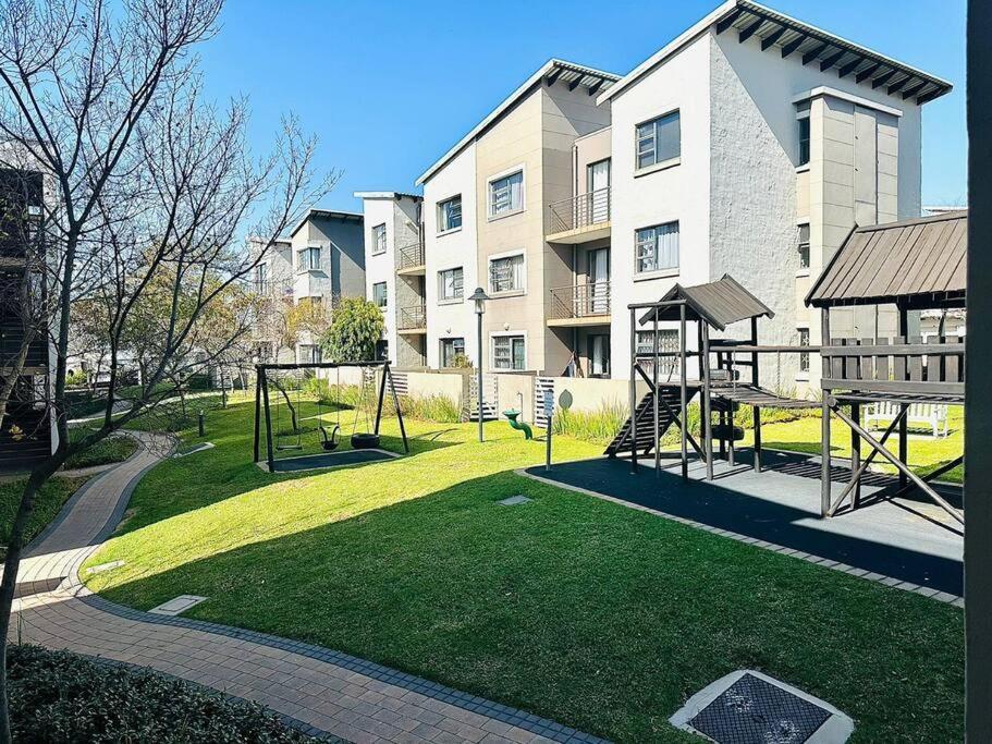 Tranquility 3 Facing Steyn City Apartment Sandton Exterior photo