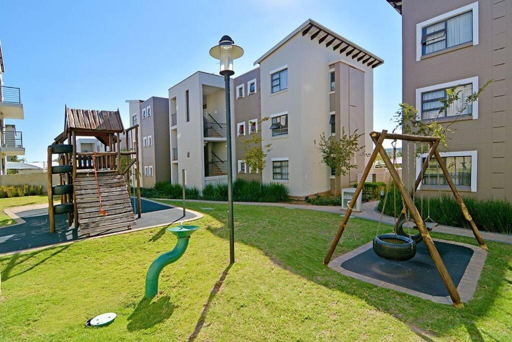 Tranquility 3 Facing Steyn City Apartment Sandton Exterior photo